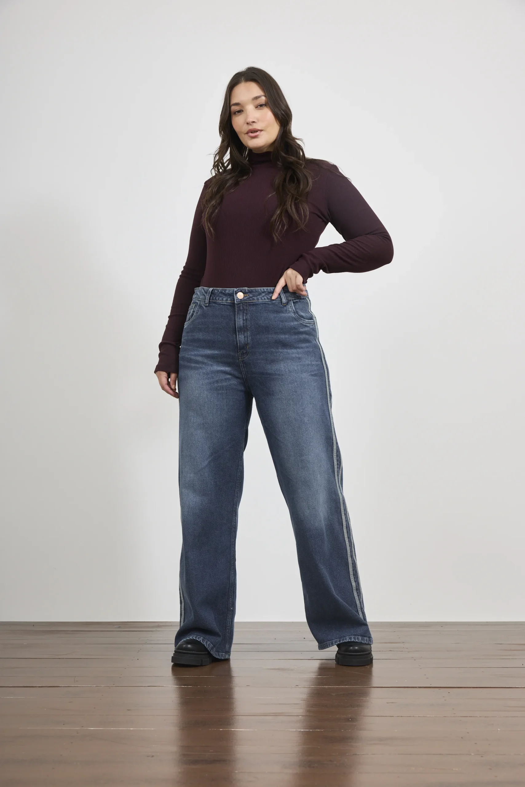 906-1-scaled-1.webp ART. 906 | WIDE LEG CON LINEAS VINTAGE BLUE ELASTIZADO - Imagen 1
