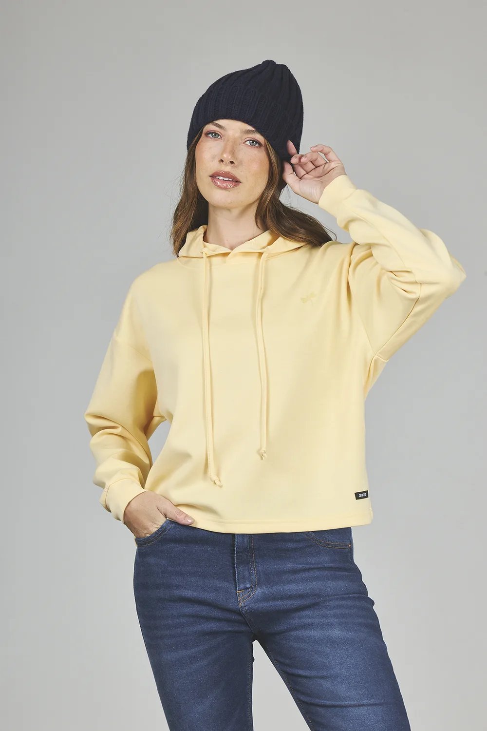 a-65-1.webp ART. A-65 | BUZO CROP AMARILLO CON CAPUCHA LIBELULA - Imagen 1